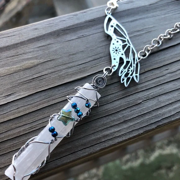 * SOLD * Witchy Hand Selenite Necklace Wire Wrapped - Picture 10 of 13